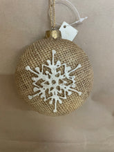 Load image into Gallery viewer, Resign Burlap looking Christmas ornaments
