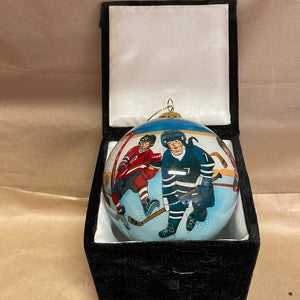 Glass hockey ball