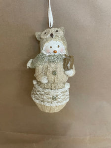 White/ Cream knit looking snowman