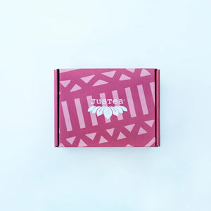 Valentine's Gift Box - Tea Tin, Chocolate, Spoon, Infuser