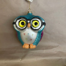 Load image into Gallery viewer, Glass glitter owl ornament
