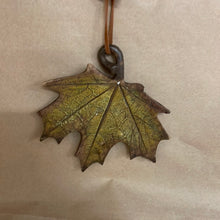 Load image into Gallery viewer, Leaf ornament
