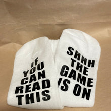 Load image into Gallery viewer, If you can read this socks
